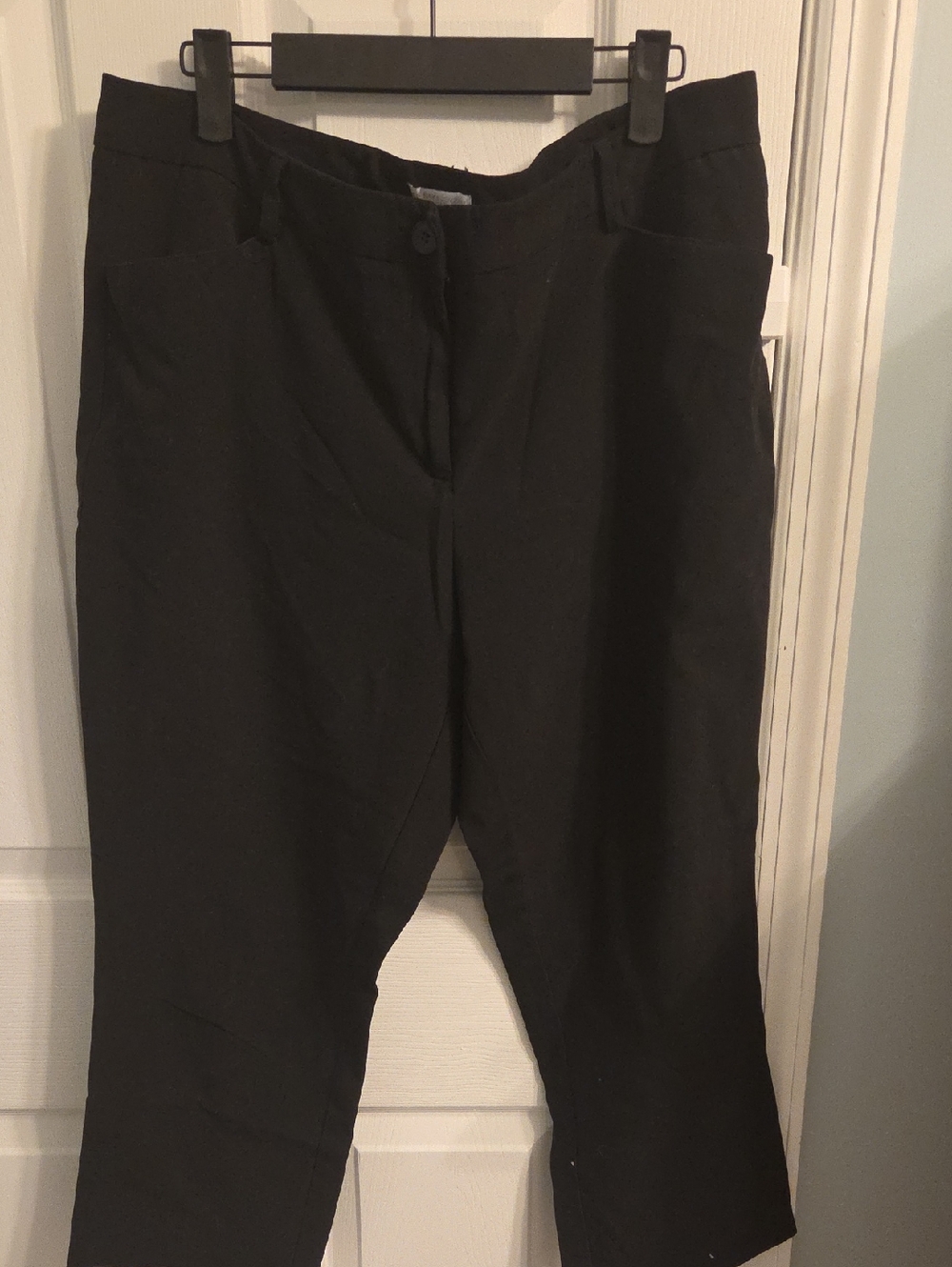 New York & Company Black Women's Dress Pants - Straight Leg Capris